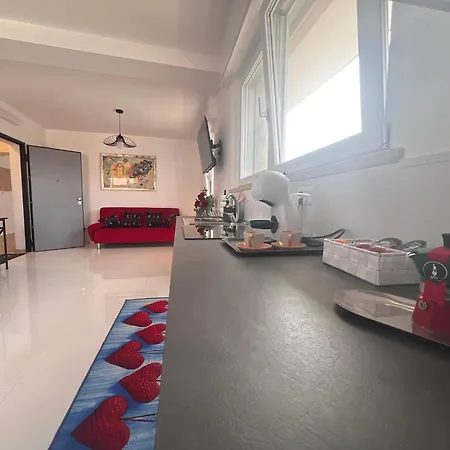 Roma Airport Sky Apartment