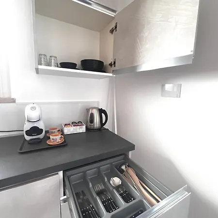 Roma Airport Sky Apartment *